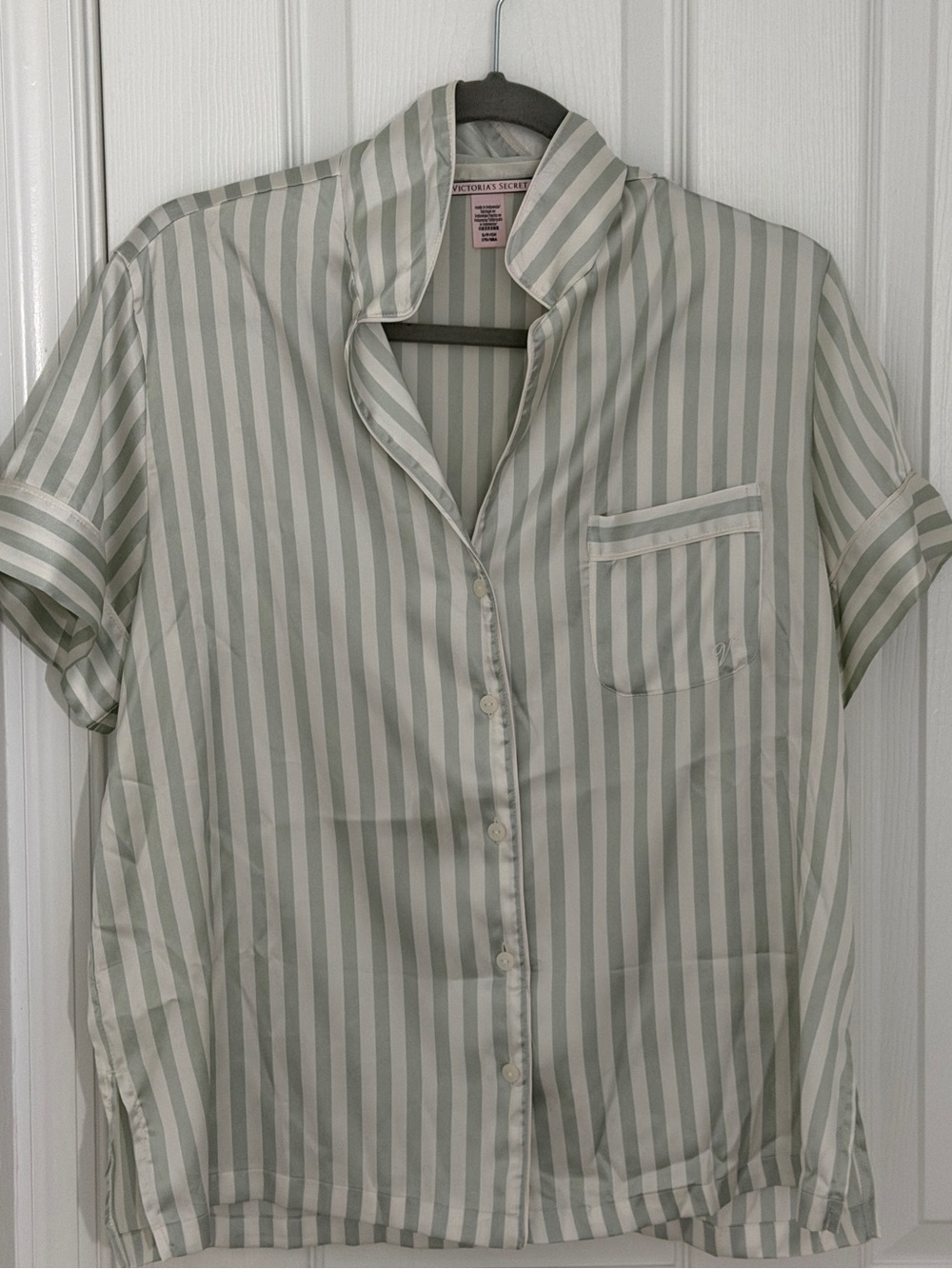 NWOT Victoria’s Secret Signature Satin Short Pajama Set Size Small Top & Bottom - Picture 3 of 3